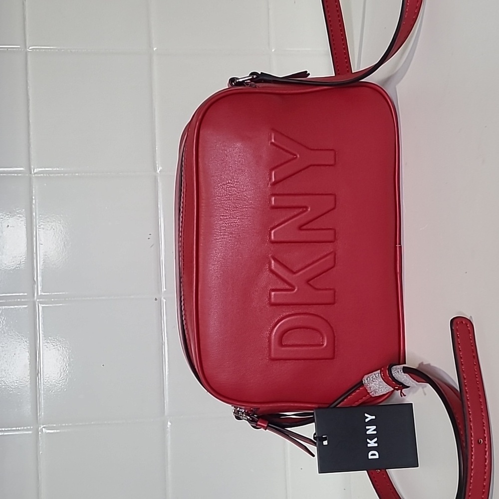 DKNY TILLY CAMARA RED CROSBODY BAG NEW